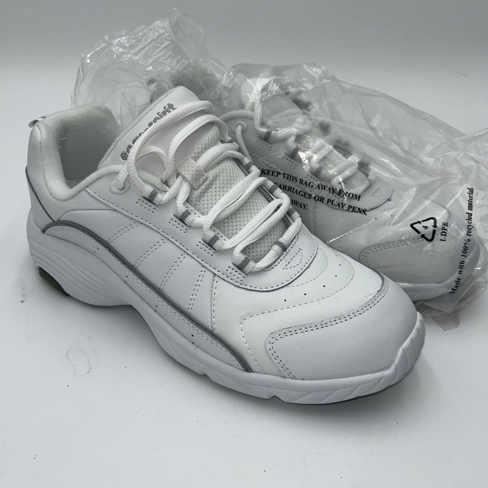 NWOT Easy Spirit Women's 9 White Leather Walking Punter Sneakers